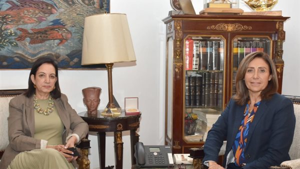 الدكتورة نهلة إمام