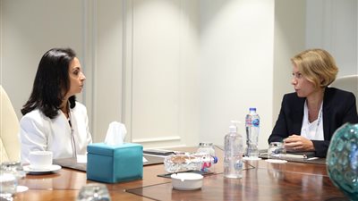 مايا مرسي تجتمع بمدير الشمول الاقتصادي بالبنك الأوربي لمناقشة التعاون في قضايا تغير المناخ