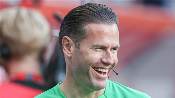 داني ماكيلي حكم مباراة