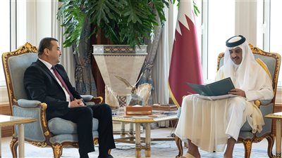 أمير قطر يتسلم دعوة لحضور القمة العربية في الجزائر 