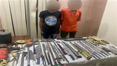 حبس شخصين لاتهامها بإدارة ورشة لتصنيع الأسلحة البيضاء في الأميرية