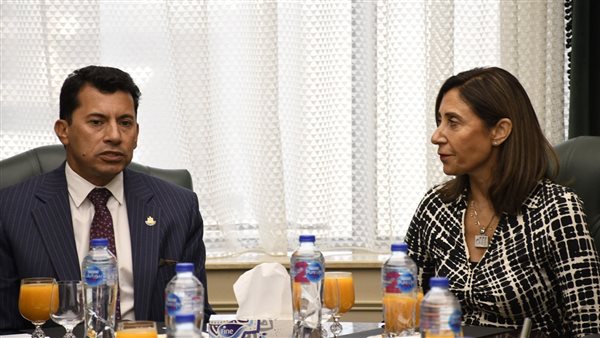 وزيرا الشباب والرياضة