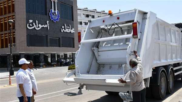 محافظ أسوان