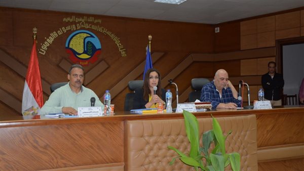 اجتماع نائب محافظ