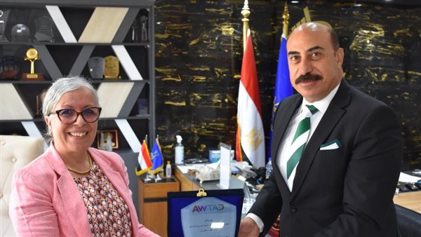 محافظ أسوان