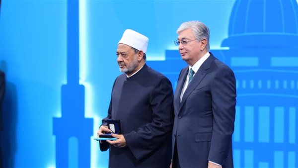 شيخ الأزهر يتقلد