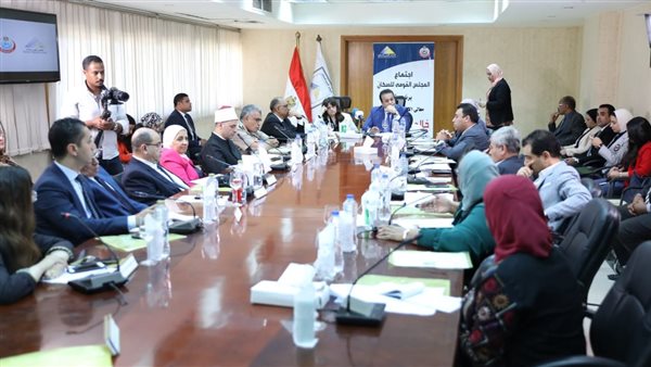 اجتماع وزير الصحة