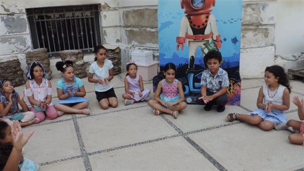 الأطفال فى مكتبة