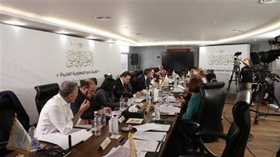 مساعد لجنة الاستثمارات بالحوار الوطني: دراسة تأثير الأزمات العالمية الحالية على مصر