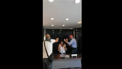 مودعة تقتحم مصرف لبناني بالسلاح للحصول على وديعة شقيقتها لعلاجها من السرطان