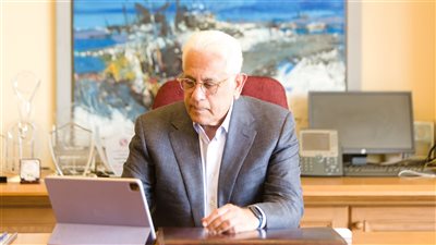 حسام بدراوي يغادر البلاد للعلاج