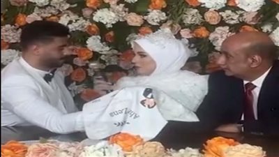 نقيب المأذونين: عزل المأذون الذي منح دفتره لزوجة البلوجر أحمد إبراهيم | فيديو