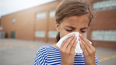 أعراضه شبيهة بشلل الأطفال.. أمريكا تحذر من فيروس نادر يصيب الصغار 