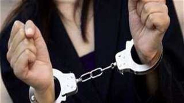 سيدة _ ارشيفية