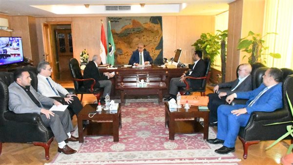 اجتماع محافظ الفيوم