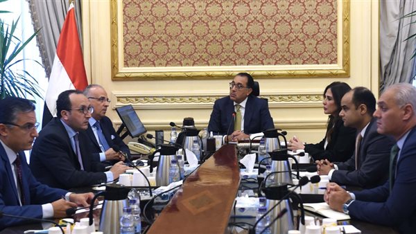 رئيس الوزراء يتابع