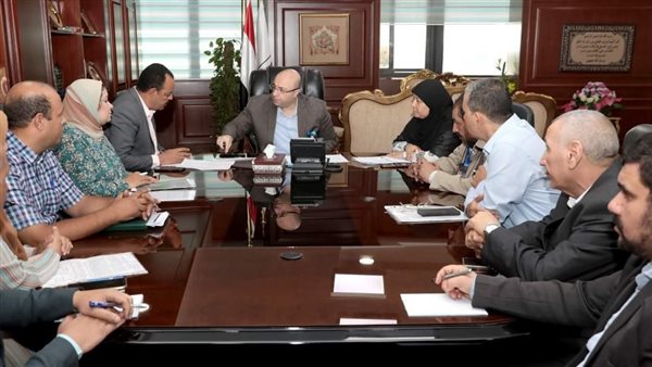 جانب من اجتماع المحافظ