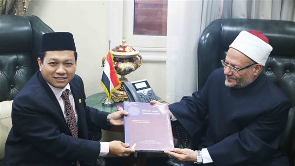 مفتي الجمهورية مع