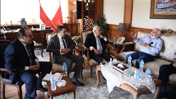 محافظ بورسعيد يستقبل