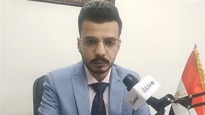  فوجئ بخصم في حسابه.. محامٍ يتهم فودافون كاش بخيانة الأمانة| فيديو 