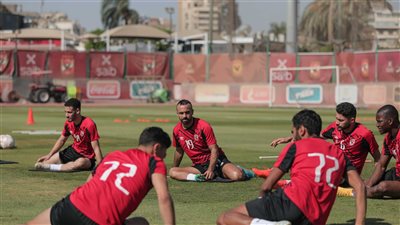 الأهلي يستأنف تدريباته استعدادًا للاتحاد المنستيري