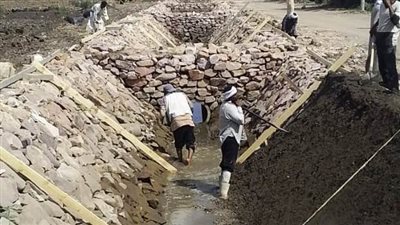 محافظ أسوان يوجه وحدة حياة كريمة بمتابعة مشروعات المبادرة بقرى المحافظة