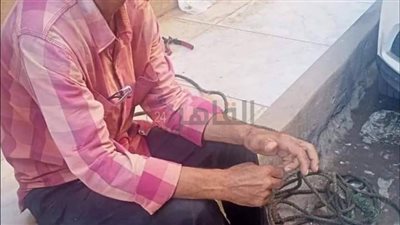 لقّنه الأهالي علقة ساخنة وربطوه بالحبال.. ضبط لص دراجات في شارع النادي بطنطا 