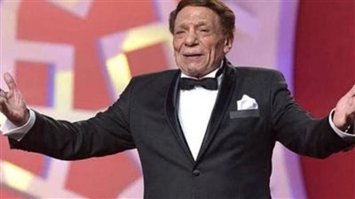 عائلة عادل إمام تدرس ظهوره إعلاميًا للرد على شائعات اعتزاله وإصابته بـ ألزهايمر