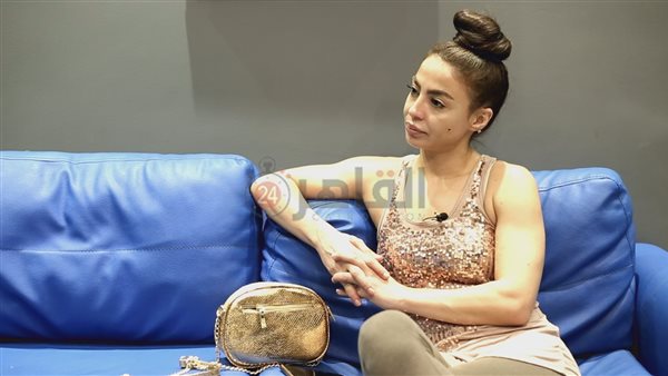 دوللي شاهين 