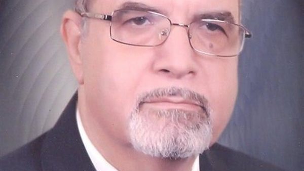 الدكتور مصطفى عبد