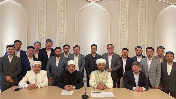 وزير الأوقاف يكرم