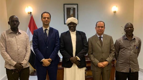 السفير المصري والأمين