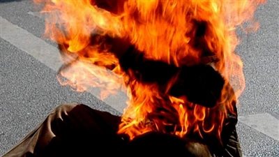 شاب يحرق آخر بـ مولوتوف ويطعنه داخل مقهى بالدقهلية بسبب خلافات بينهما | بث مباشر