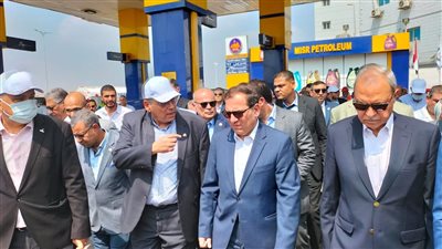 ترشيدًا للطاقة وخفضًا للانبعاثات.. وزير البترول يفتتح مشروع استرجاع غازات الشعلة ويضع حجر أساس توسعات مصفاة القاهرة
