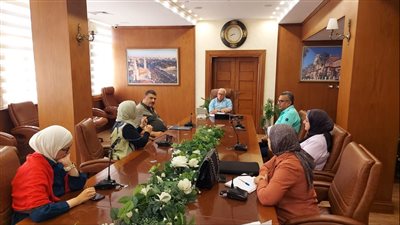 محافظ بورسعيد يتابع سير العمل بمديرية التربية والتعليم 