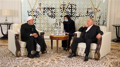 رئيس كازاخستان السابق للإمام الأكبر: الآلاف من خريجي الأزهر يشغلون مواقع مرموقة في بلادنا