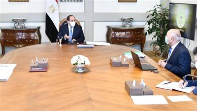 السيسي يوجه بسرعة الانتهاء من أعمال شبكة الطرق بالدلتا خلال العام المقبل | بث مباشر