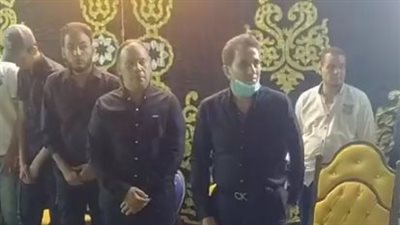 الحزن يسيطر على أحمد شيبة في عزاء شقيقه بالإسكندرية | بث مباشر