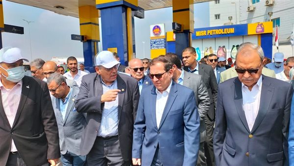 وزير البترول ومحافظ