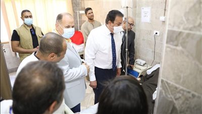 خلال تفقده مستشفى الإيمان بأسيوط.. وزير الصحة يوجه بتوريد 100 سرير بمختلف الأقسام