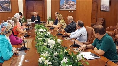 محافظ بورسعيد يستقبل وفد اتحاد المستشفيات العرب