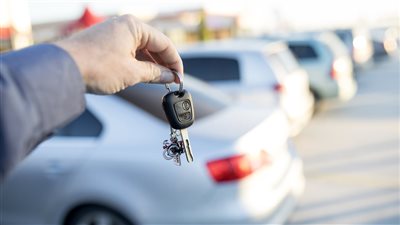 افحصها واقرأ بنود العقد.. إليك 5 نصائح قبل استئجار سيارة