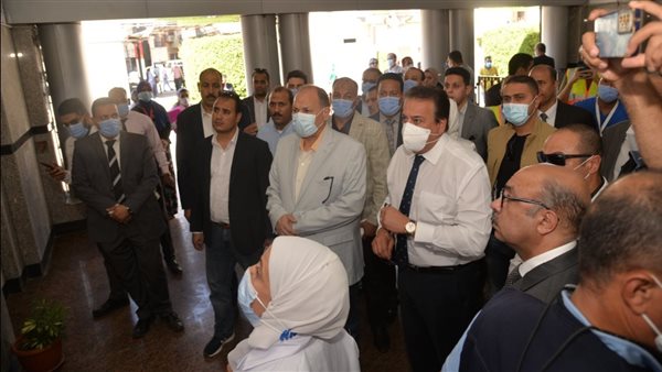 وزير الصحة يتفقد