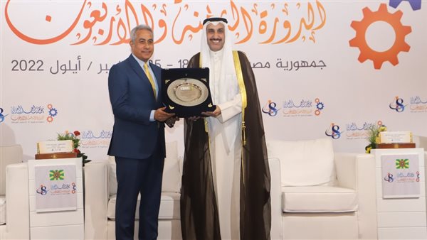 وزير القوى العاملة