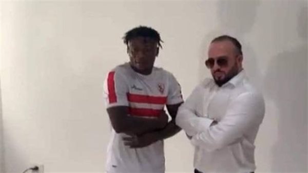 سامسون أكينيولا بقميص