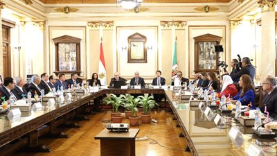 مايا مرسي: المرأة تمثل 43% من نسبة الباحثين في مصر 