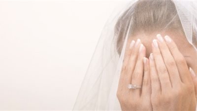 هل يزول الوزر إذا تزوجت المرأة من زنى بها؟.. الإفتاء تكشف حكم الشرع