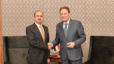 كرم جبر يلتقي وزير الإعلام اليمني.. والأخير يؤكد: استلهمنا التجربة المصرية في كل المجالات