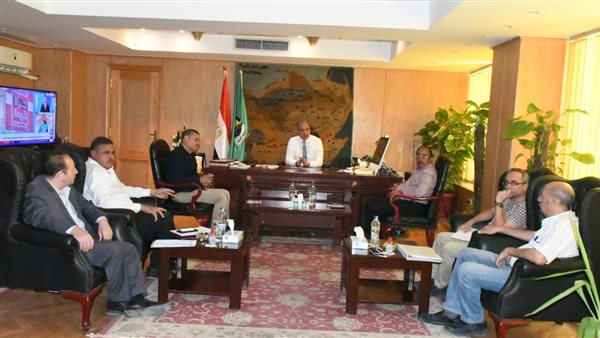 محافظ الفيوم خلال