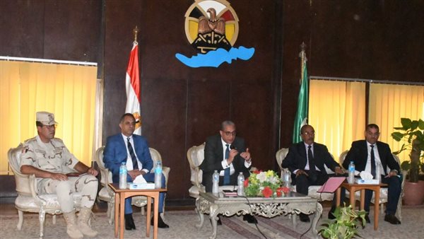 اجتماع محافظ الفيوم